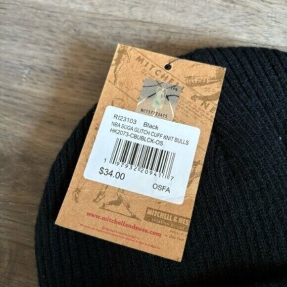 Mitchell & Ness Mens Black Chicago Bulls SUGA Glitch Cuffed Knit Hat - Picture 5 of 5
